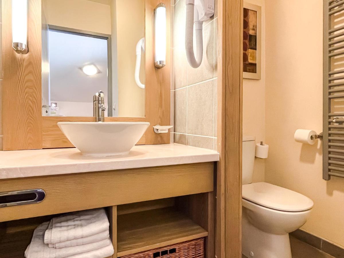 South Facing 2-Bed Apartment With Fireplace, Terrasses Deos Флен Экстерьер фото